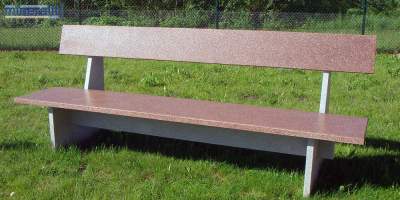 Ruhebank aus Mineralit